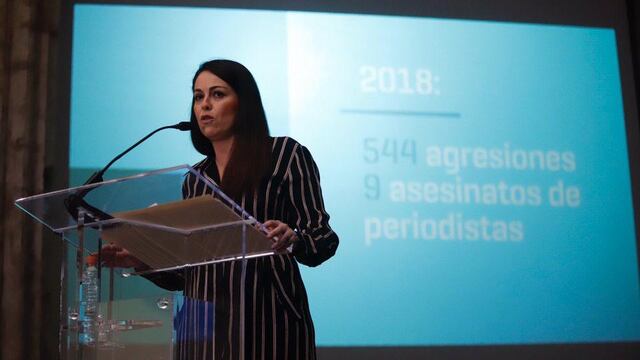 Ana Ruelas durante la presentación del informe “Ante el silencio, ni borrón ni cuenta nueva” de Artículo 19.