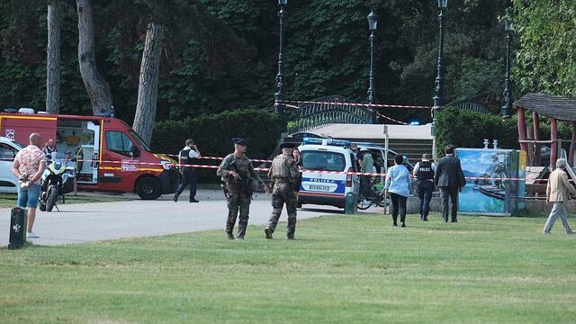 Hombre ataca con un cuchillo a varios niños en un parque y deja 4 lesionados en Francia