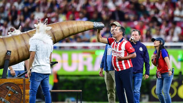 Benjamín Galindo homenaje Chivas
