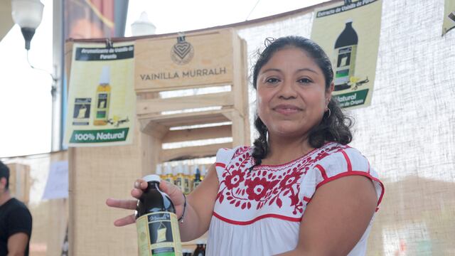 Productores de diferentes regiones comparten espacio en el Pabellón Veracruz.