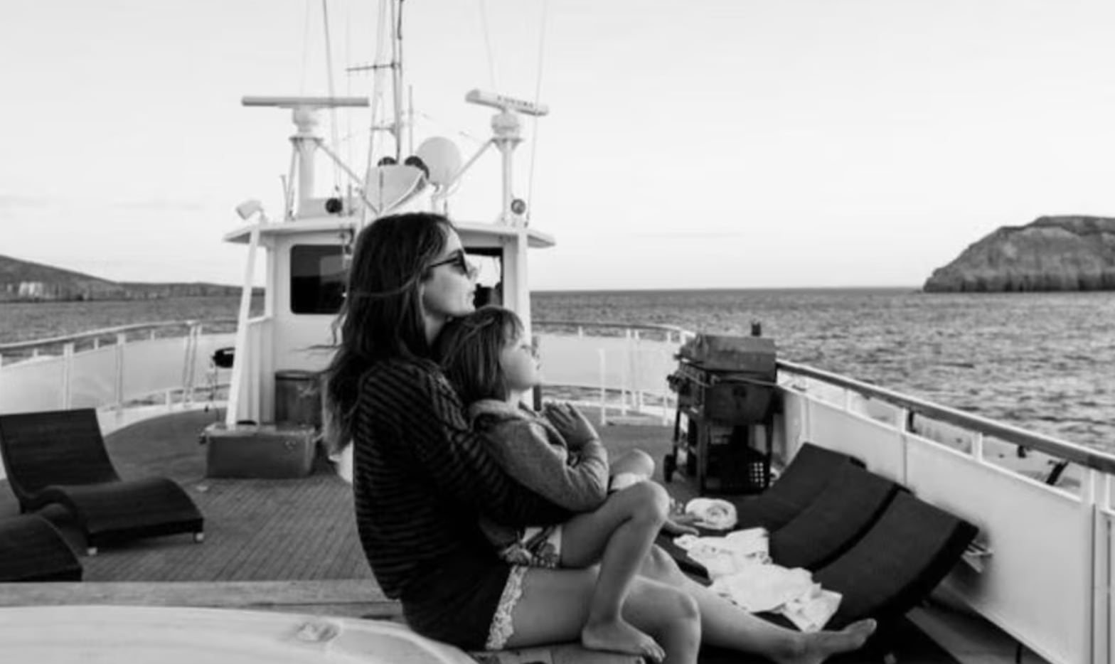 Camila Sodi con su hija Fiona