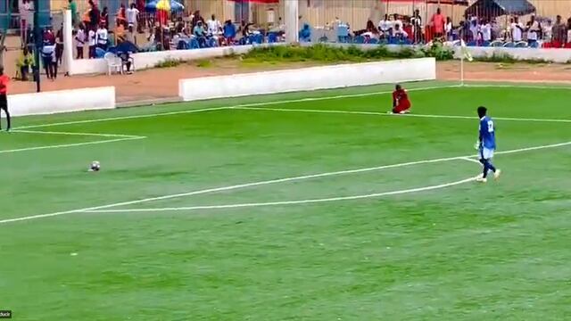 Penalti insolito a lo panenka