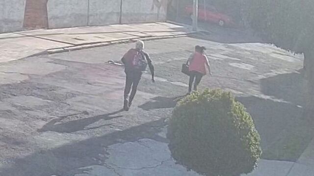Encapuchado con pala asalta a mujer en Morelia.