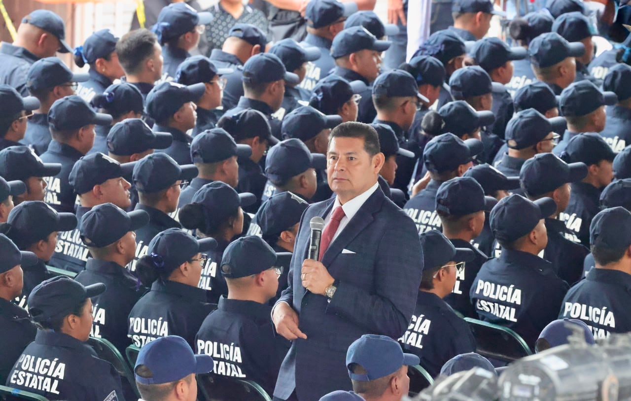 Alejandro Armenta incorpora 330 nuevos policías para fortalecer la seguridad en Puebla.
