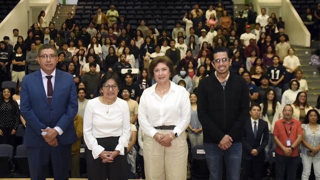 Lilia Cedillo habla de medio ambiente y salud por aniversario de Biotecnología BUAP.