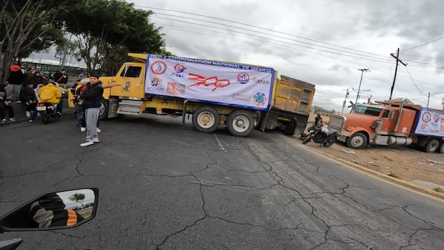 Bloqueo en Avenida Central y Río de los Remedios, en Ecatapec