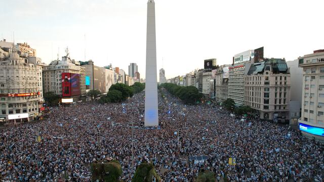 La afición albiceleste invadió la Avenida 9 de julio