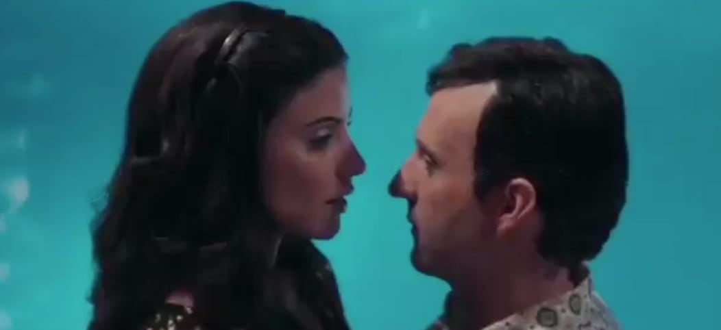 El beso de Florinda Meza y Roberto Gómez Bolaños se recreó en Chespirito: Sin querer queriendo