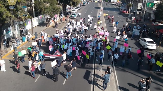 Trabajadores del ISSSTE hacen bloqueo cerca de Río Churubusco y avenida Universidad