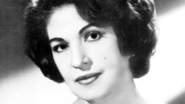 Consuelo Velázquez, “Consuelito” (1916-2005), compuso “Bésame mucho” en 1932 –muy joven, a los 16 años-, y la canción no fue grabada sino hasta 1941 por el actor y cancionero de origen español, Emilio Tuero.