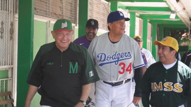 AMLO con Fernando Valenzuela y Vinicio Castilla