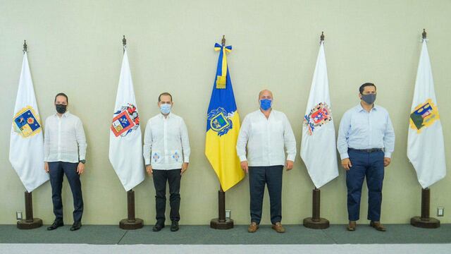 Los cuatro gobernadores.