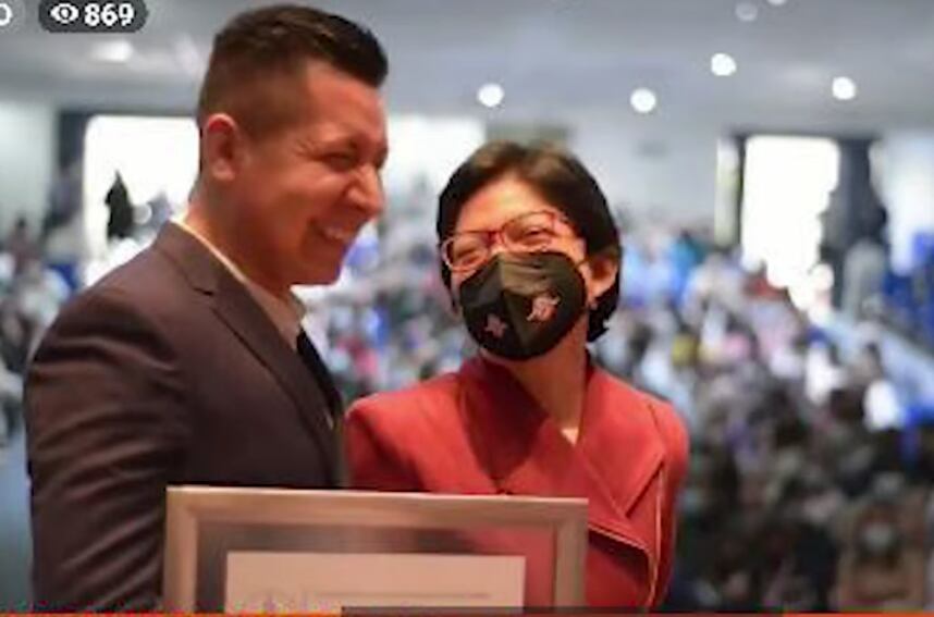 Mr Doctor con Lilia Cedillo en la BUAP