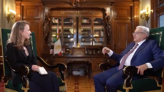 Inna Afinogenova entrevista a AMLO