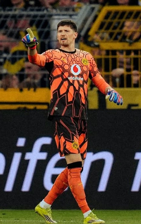 Gregor Kobel, portero de Suiza