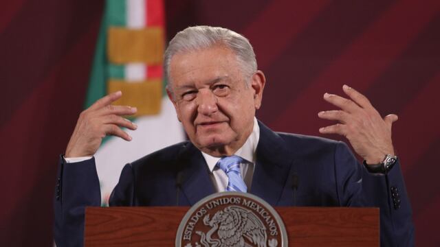 AMLO, difamado por el Reform una vez más