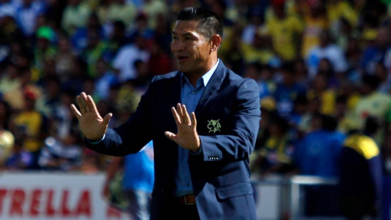 Ambriz en su estadía con América.