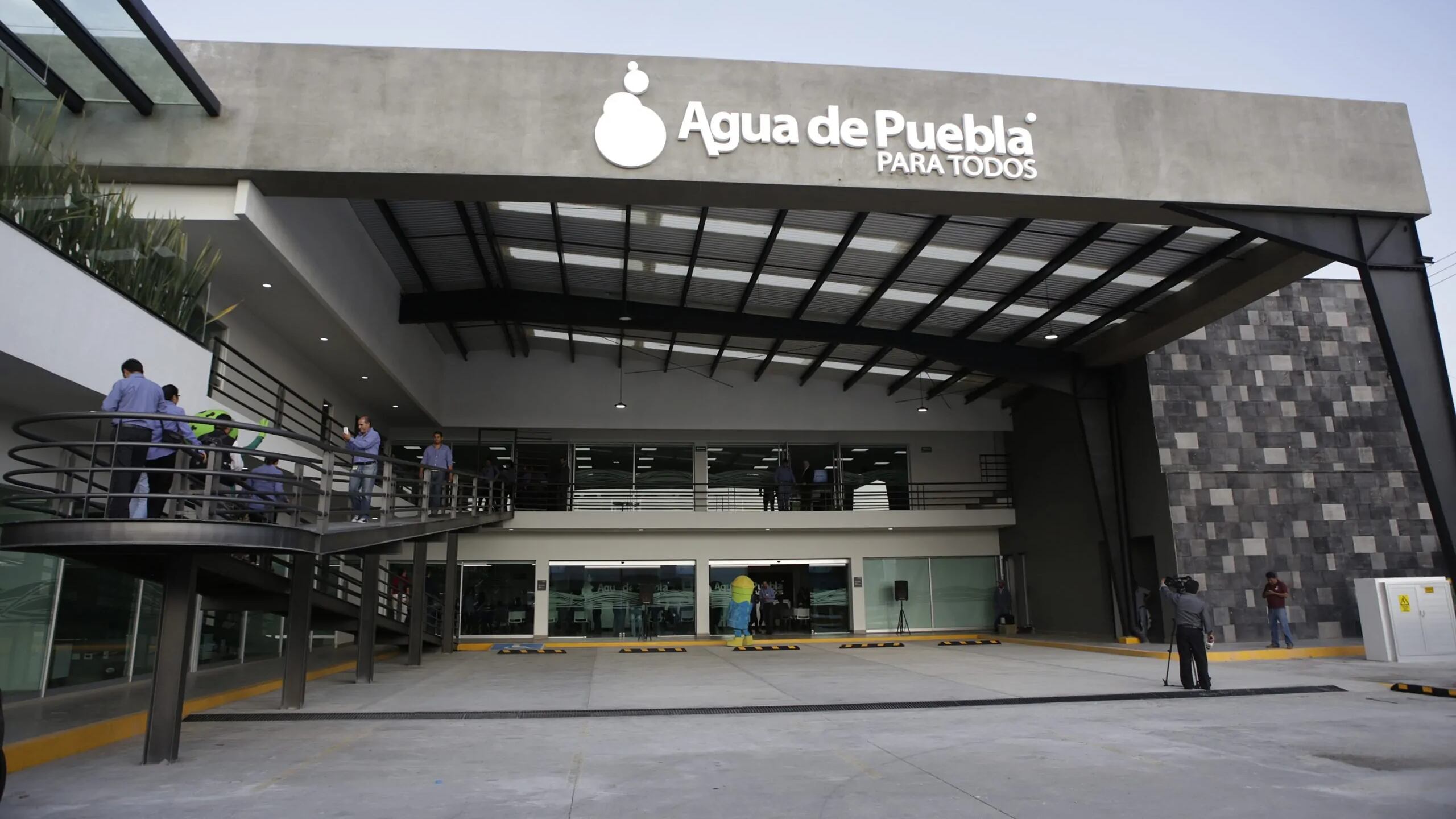 El agua, ¿es un derecho humano o una mercancía?