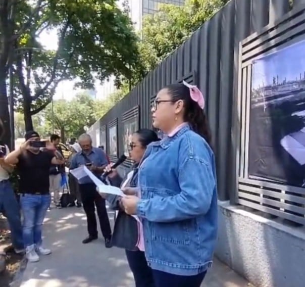 Protestan en Pemex para exigir reubicación de escuelas cercanas a Dos Bocas
