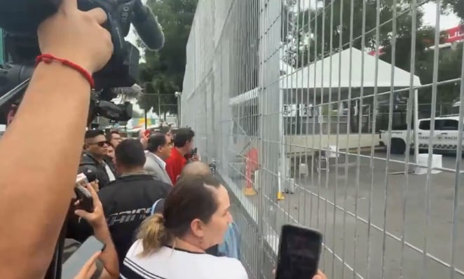 Palcohabientes intentan ingresar al Estadio Banorte tras resolución judicial