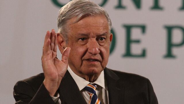 The Economist compara a AMLO con “Cantinflas” por la consulta sobre expresidentes