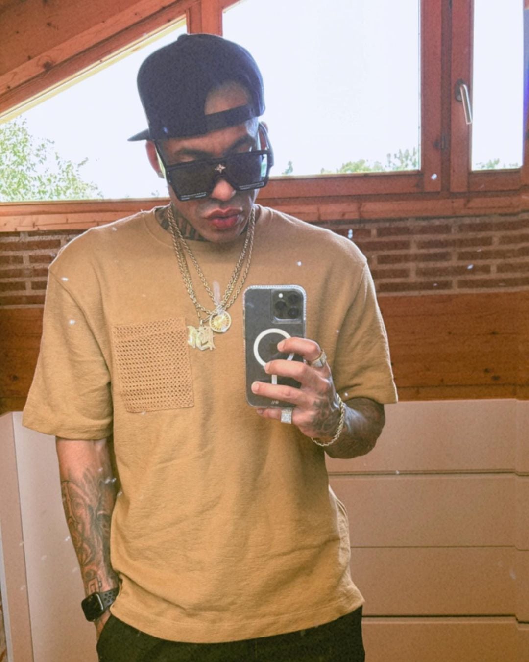 Lefty, rapero mexicano.