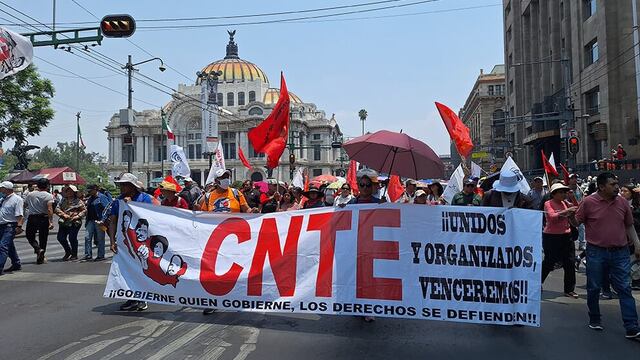 Maestros de la CNTE levantan su plantón del Zócalo CDMX