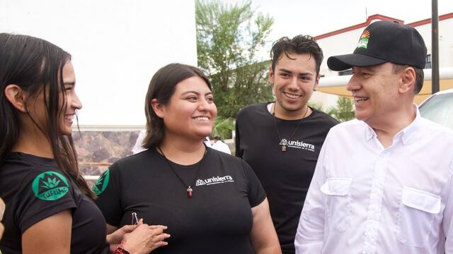 Alfonso Durazo firma convenio a favor de la industria de semiconductores