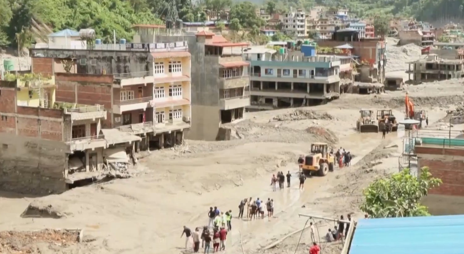 Lago recién formado en la frontera Nepal-China aumenta el temor a nuevas inundaciones