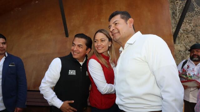 Alex Cruz junto a Alejandro Armenta
