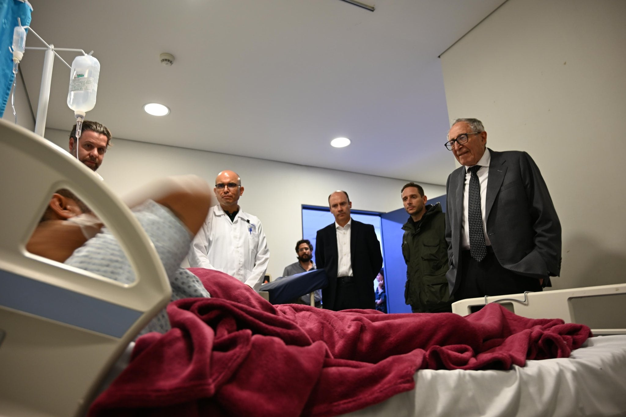 Secretario de Salud visita Hospital General tras brote de Salmonella