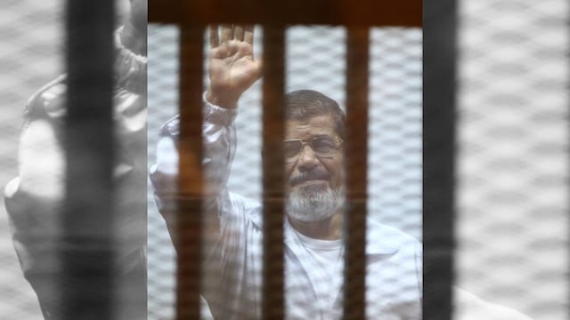 Condenan a expresidente de Egipto Mohamed Mursi a 20 años de prisión