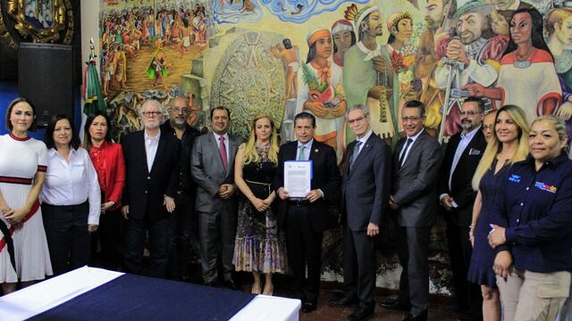 Giovani Gutiérrez firmó convenio de colaboración entre Coyoacán y la Universidad Intercontinental