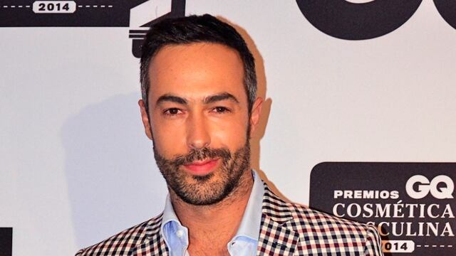 Carlos Arenas, conductor.