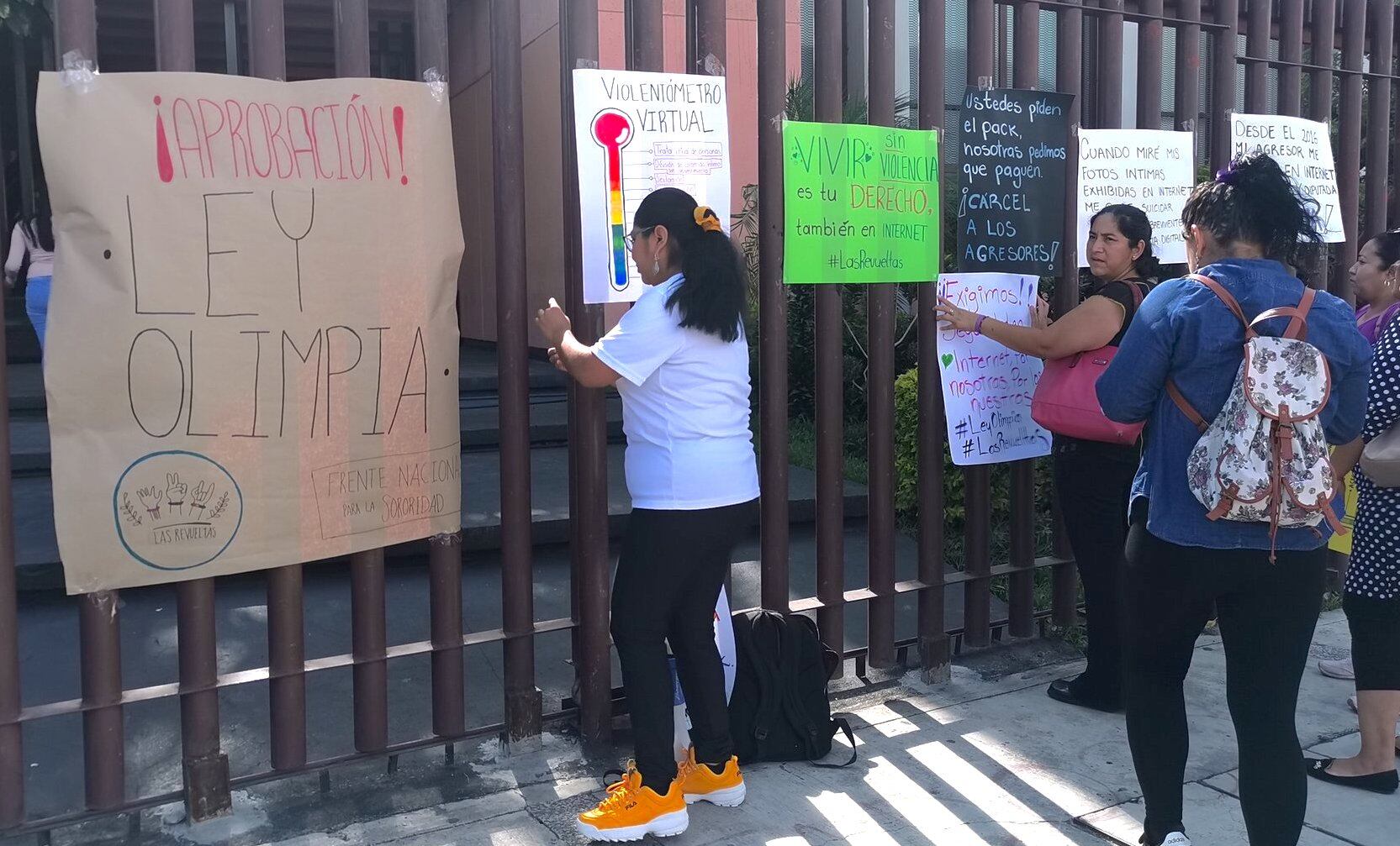 Protestas en Congreso de Guerrero por Ley Olimpia.