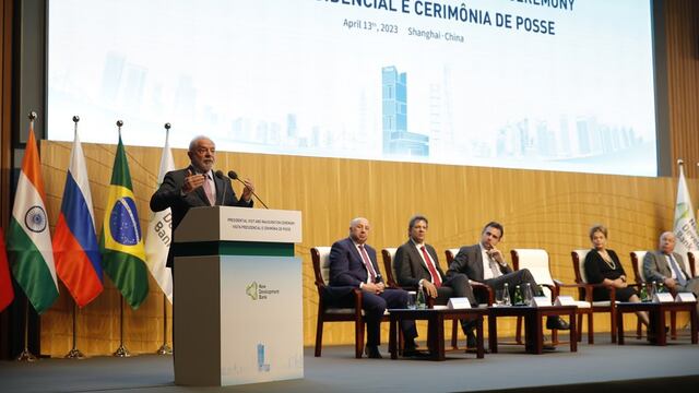 Lula da Silva quiere acabar con el dominio del dólar y pide a países usar sus propias monedas