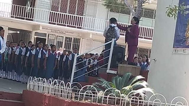 Directora rapa cabello a alumno en escuela de Santa Catarina, Nuevo León