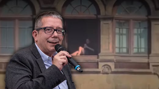 Exigen disculpa a Jenaro Villamil por video de mujer en Palacio Nacional