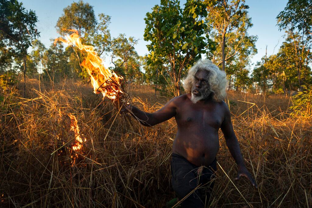 World Press Photo 2022. Historia fotográfica del año: ‘Saving forests with fire’.
