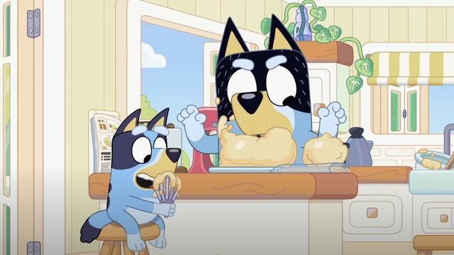 Bluey y Bandit aprenden a hacer un pastel