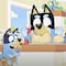 Bluey y Bandit aprenden a hacer un pastel: Capítulo corto para ver en YouTube y español