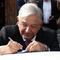 AMLO hizo feliz a una niña tras reunirse con el Consejo Mexicano de Negocios