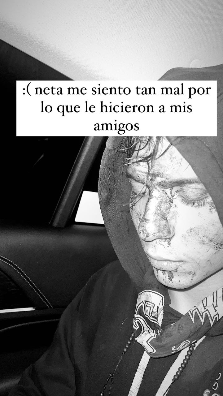 Yeri Mua muestra agresión a su amigo.