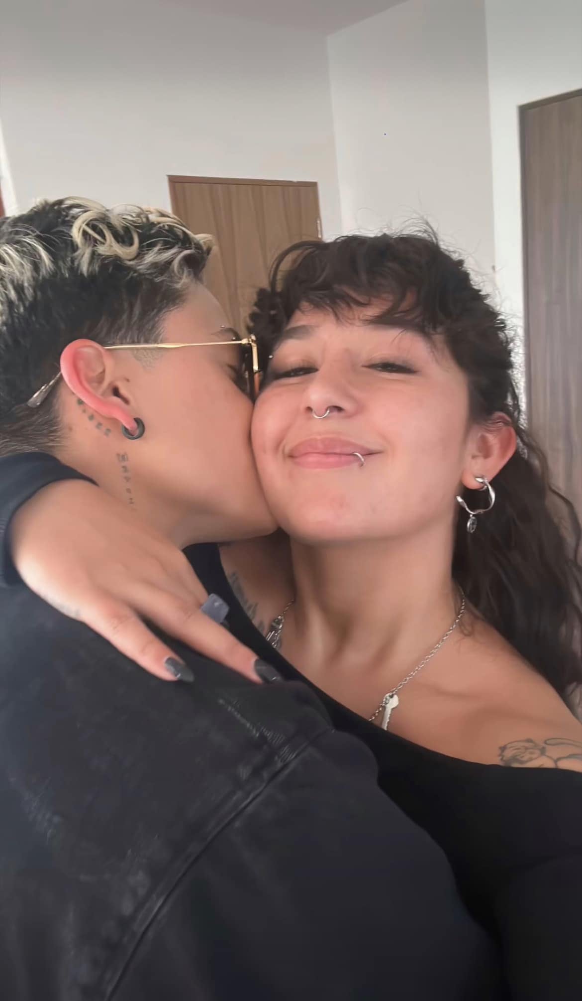 Laura Salazar y Romina Marcos.