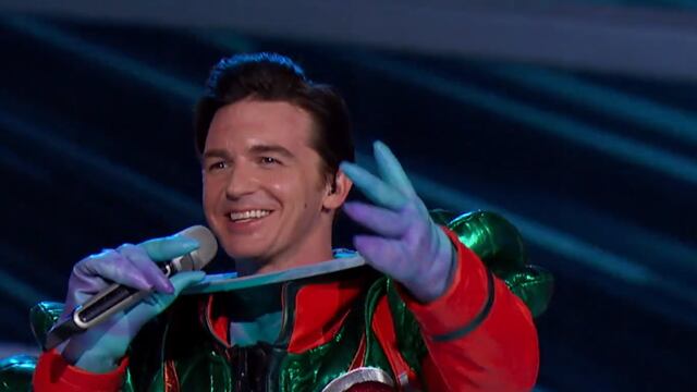 Quién es la Máscara 2023: Drake Bell se destapa como Bebé Alien.