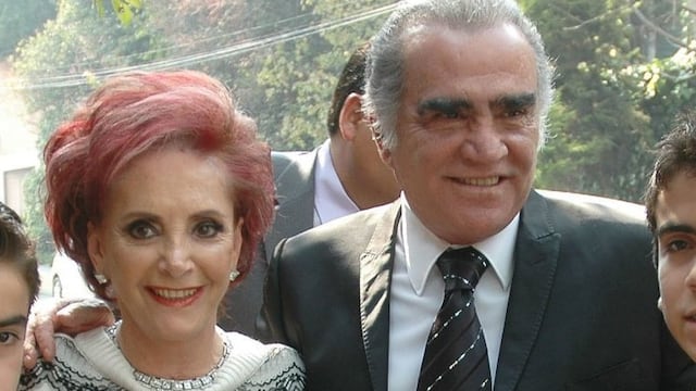 Vicente Fernández y doña Cuquita Abarca.