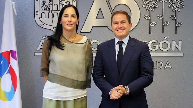 Lía Limón y Javier López Casarín