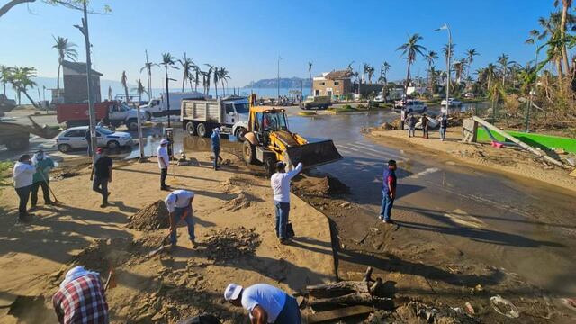 Evelyn Salgado instruye a servidores públicos en Acapulco