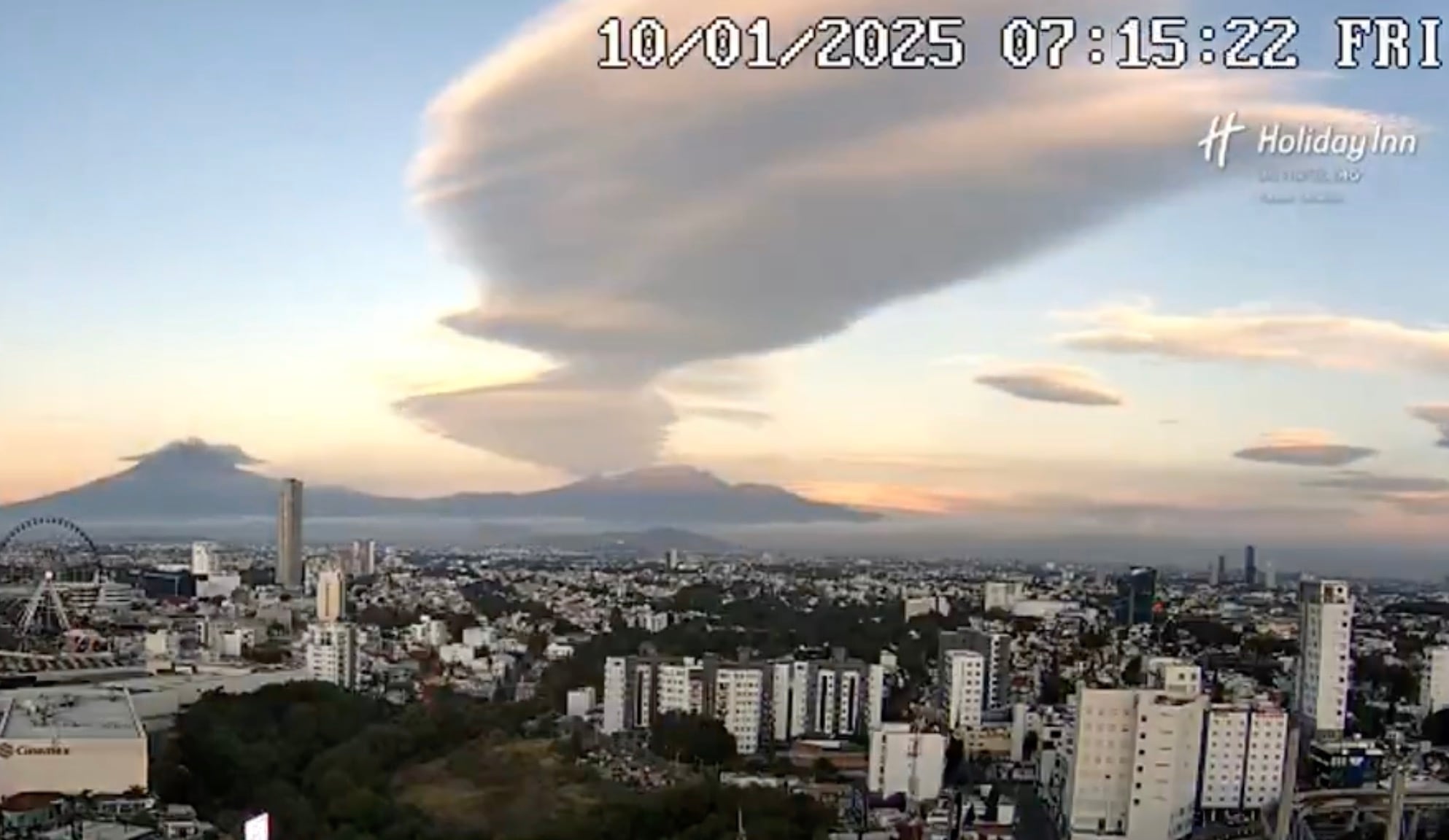 Nube lenticular en CDMX