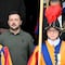 Guerra Rusia Ucrania día 961: Volodímir Zelenski visita al Papa Francisco y le regala una inusual pintura; Vladimir Putin se reúne con el presidente de Irán pese a escala en Medio Oriente y más